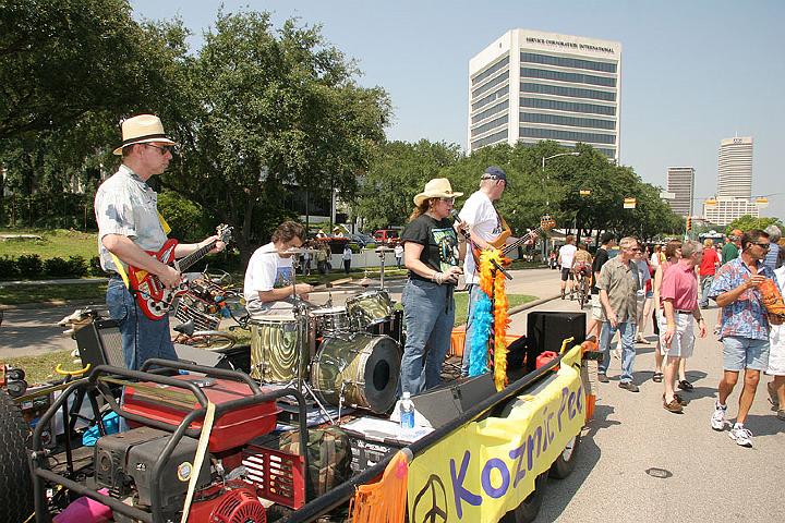 h20070511_ArtCarParade1 110 